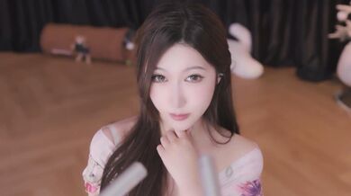 超美声控网红 小一熟了 最新直播 玩剧情模拟口交做爱 似在耳边娇喘呻吟！